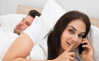 女人出轨不承认的表现(出轨蛛丝马迹：女人难以掩饰的隐秘表现)