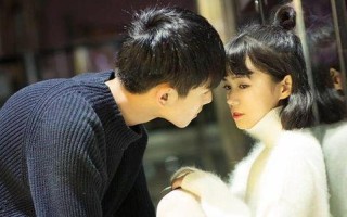 女朋友一撒娇我就想要了(娇嗔一声，心动难忍，欲罢不能)