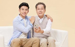 爱在父子间，关怀无处不在