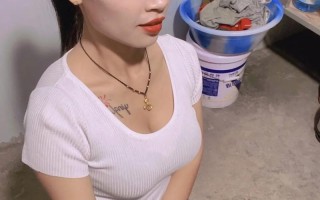 宝宝下面湿透了还嘴硬疼的原因(宝宝湿透”嘴硬称疼：背后真相让人心疼)