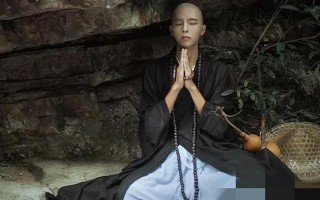 少女坐在和尚怀里打坐_佛门清音，少女静心，禅境生辉