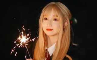 女生仙女棒坐着使用教程_轻松点亮夜空：仙女棒使用指南，让荧光棒闪耀