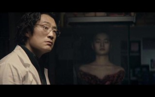 男朋友像疯了一样要我(他狂热追寻我的目光，让我成为他世界的中心)