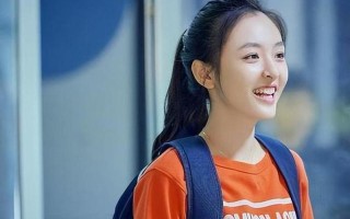 男生见到暗恋女生反应在学校(心动涟漪：男生遇上梦中情人时的怦然心动)