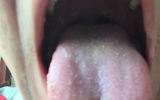 感觉舌头往口里冒水_舌尖微颤洞穴湿润 预兆喷泉即将到来