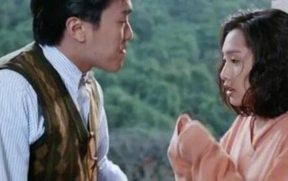 前女友有新男友—昔日爱人情已逝，今朝新欢相依偎