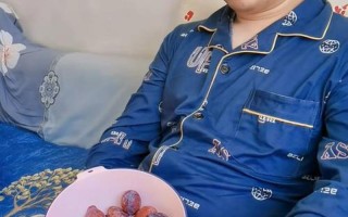 小洞想吃火腿肠喝热牛奶(三人合力，寸步难行)
