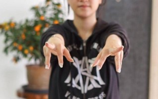没做过的能放进几个手指头(指尖探虚无，几何容指宽)