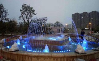 打造私人喷泉的奥秘：打造您梦想中的水景乐园