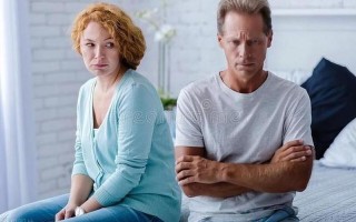 男生抱着女生睡会控制得住吗_夜幕下，男性的自控力考验——怀中的娇柔，能否忍得住？