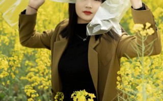 戴自动蝴蝶去上班感受—自动蝴蝶相伴上班 新奇体验愉悦身心