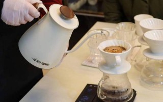 手冲的正确握法图片—手冲秘籍：解锁完美冲煮之握