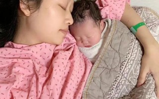 男生听到女生哼唧会有什么心理(听到女生哼唧，男生潜意识里想些什么)