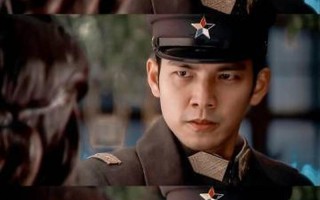 男生起反应忍着难受吗(少年坚守无声忍耐，情欲翻涌暗自煎熬)