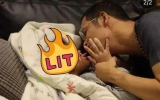 父亲搂着20多的女儿合适吗—父亲拥抱成年女儿的边界：恰当与不当的分界线