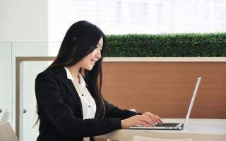 揭秘宠物医生的职业之路：从爱好到专业