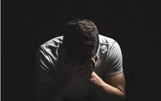 为什么男生半夜都会要你(半夜为何男生都想成为你的世界焦点)