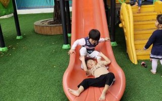 滑梯嬉戏：少年少女心灵碰撞的探索