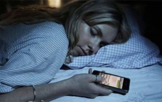 放里面睡觉是一种怎样的感觉—黑暗中沉睡，在拥抱的包裹里