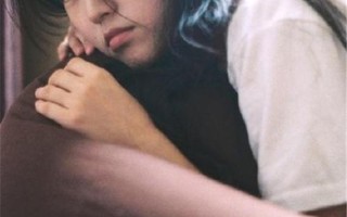 男人喜欢女人主动吗(男人偏爱主动的女子：探寻男性择偶偏好背后的秘密)