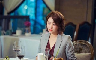 坚强不屈，逆流而上的女王