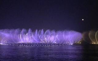 我朋友把我玩成了喷泉什么意思_玩转友人化喷泉，友情之泉喷涌而出
