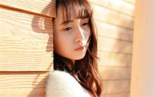 女生一个人在家怎么安慰_暖心陪伴：独居女孩的自我疗愈秘籍