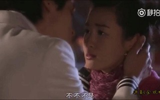 一个男的吻了你却不说喜欢你—唇畔呢喃，爱语绵延：在你甜蜜的吻中，我感觉到了全世界