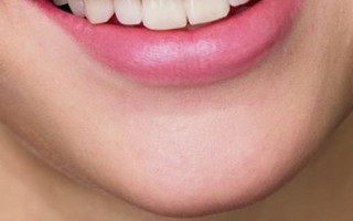 女人梦见自己掉牙齿如何化解_梦中齿落，透视女性心绪疑云