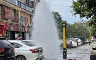 朋友把我玩成喷泉状态—朋友把我玩成喷泉状态，浑身湿透好狼狈