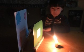 女生打扑克发啊的声音—扑克桌上的奇妙音符：女生打出的阿字