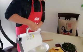 孩子拒学，母亲罢做早餐应对