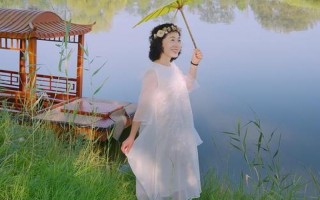 指间留香，满手都是她的水意